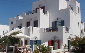 Chrysopelia Studios And Apartments